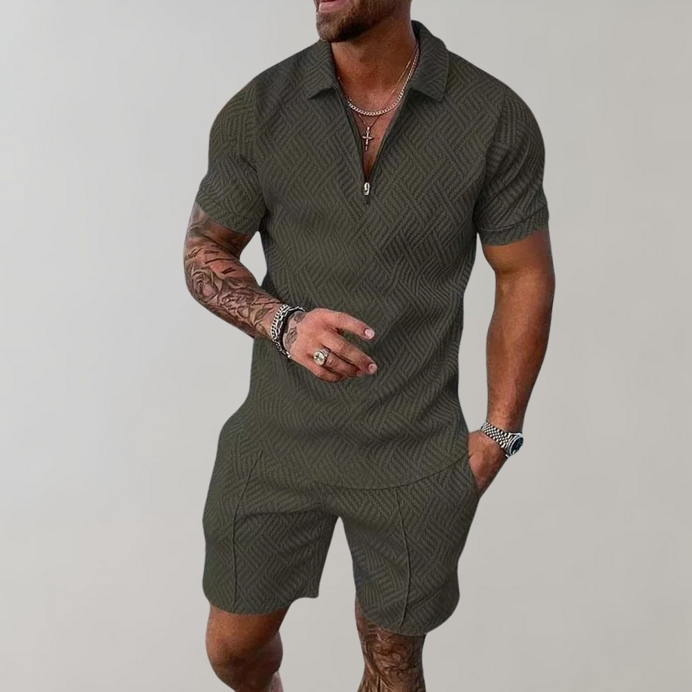 Donkergroen heren zomerset met korte mouwen en korte broek, geometrisch patroon, casual stijl, ideaal voor zomermode en herenkleding.